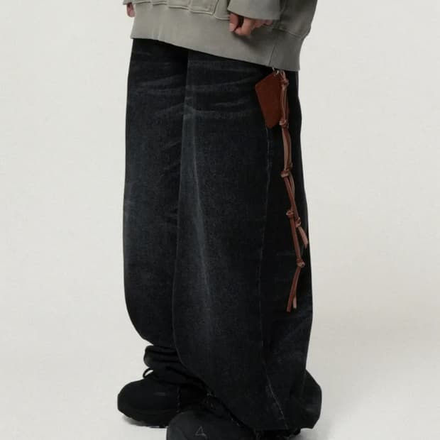 아이돈워너셀 블랙데님 팝니다. 사이즈1