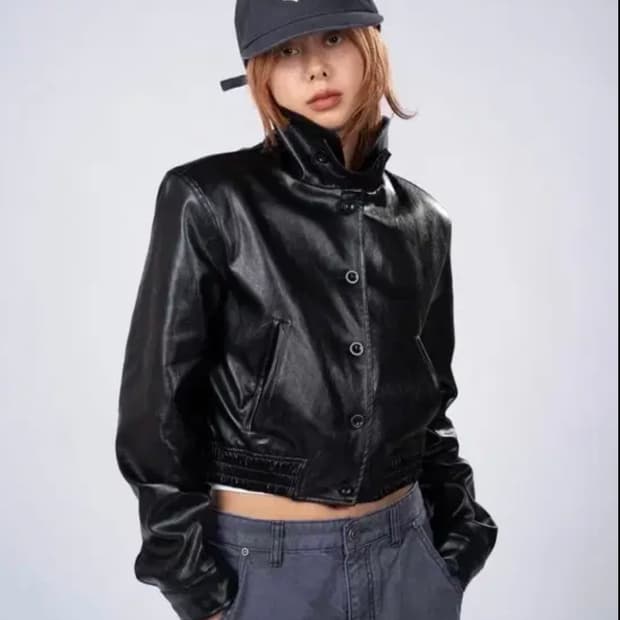 후이즈쉬 whoisshe 레더자켓