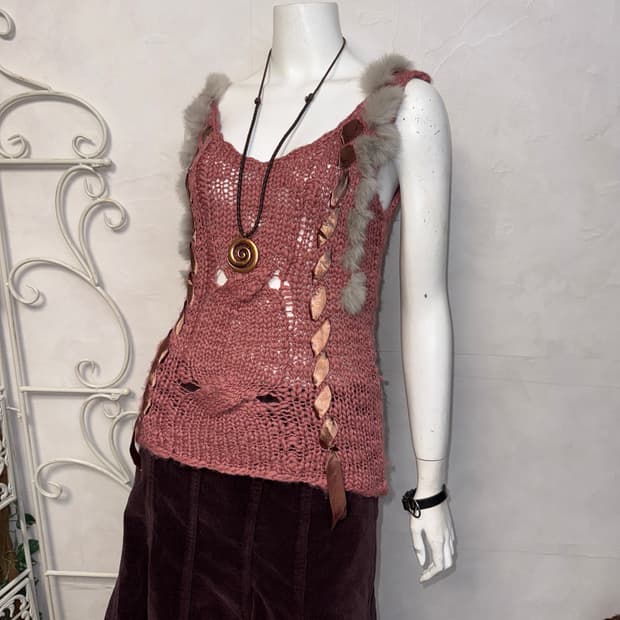 Indi pink rabbit fur trimming wool 슬리브리스