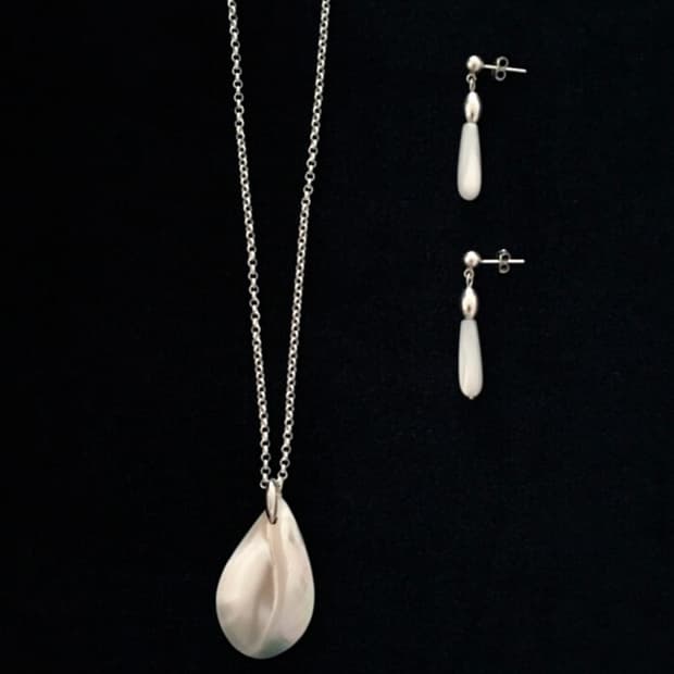 matita 마티타 새틴 쉘 넥레이스 목걸이