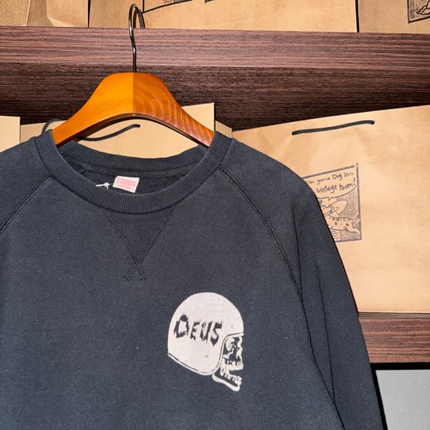 데우스 엑스마키나 맨투맨 