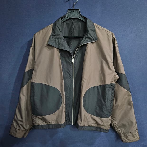 플라스틱 프로덕트 브라운&블랙 남성 세미오버핏 100 방풍 리버시블 자켓