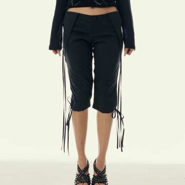 길라아카이브 SHIRRING OVERLAP CAPRI PANTS_BLAC