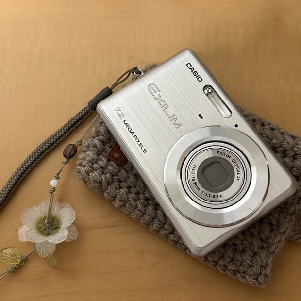 카시오 엑슬림 EX-Z77 디카