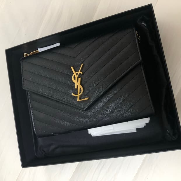 YSL 입생로랑 뉴 파우치 모노