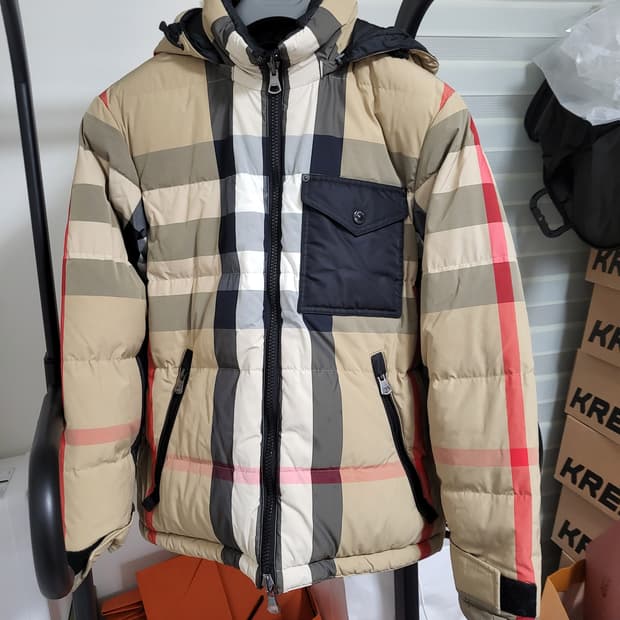21FW 버버리 체크 리버시블 구스다운 패딩 m