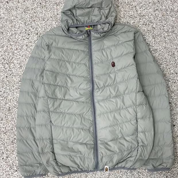 베이프 그레이 경량패딩