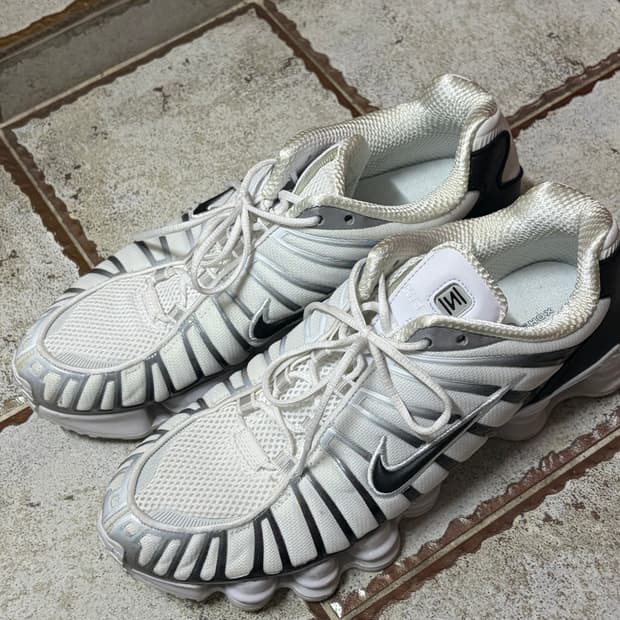 나이키 샥스 tl 270