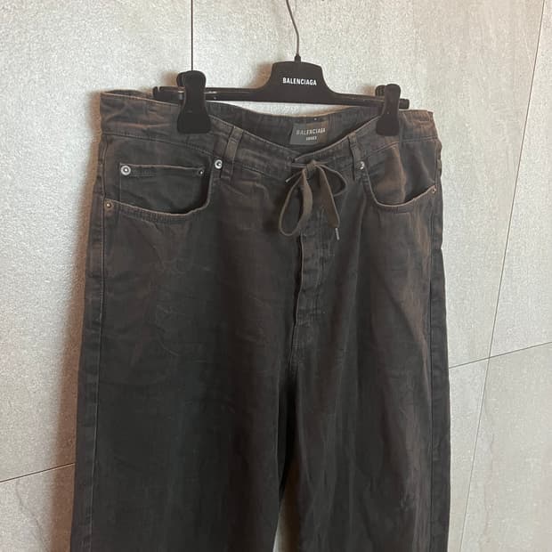 발렌시아가 24시즌 배기 데님