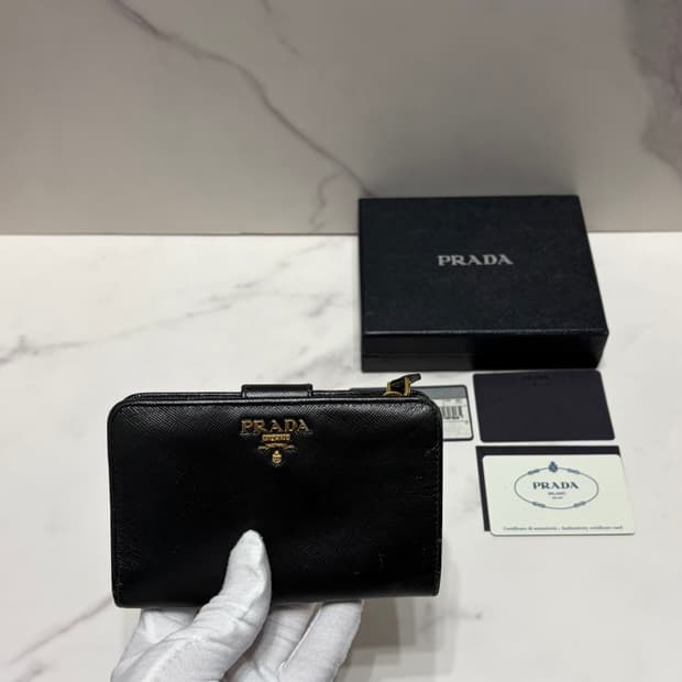 [정품] 프라다 사피아노 중지갑 블랙 백화점 풀구성