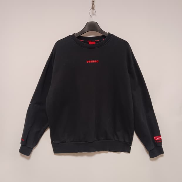 데시레드 맨투맨