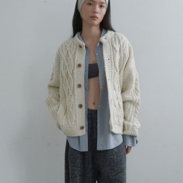 모노크롬 트위스트 가디건