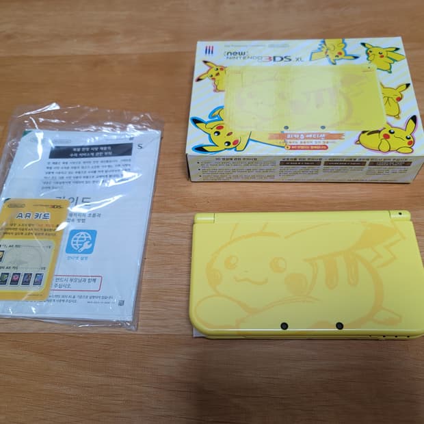 닌텐도 피카츄에디션 3ds XL 판매합니다