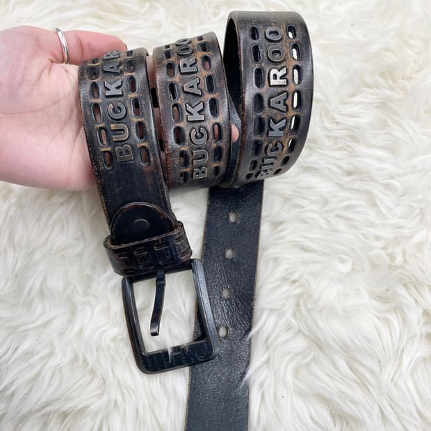 버커루 리얼레더 로고 스터드 버클 벨트