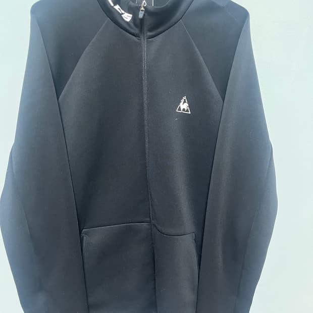 르꼬끄스포르티브 검정색 집업 져지