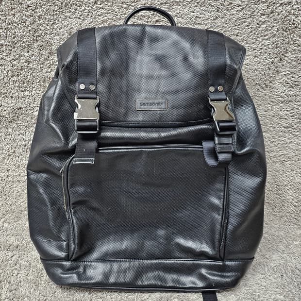 쌤소나이트 올비도(Olvido) 레더 백팩