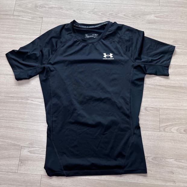 언더아머 히트기어 아머 컴프레션 반팔 1361518-001 XL