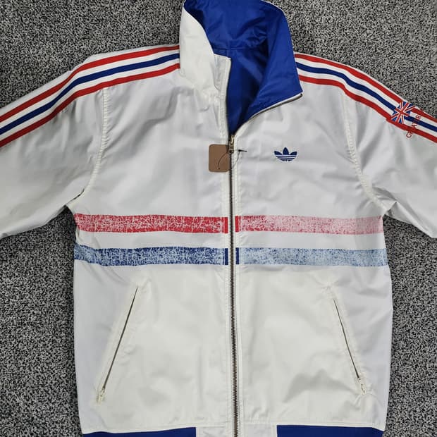 아디다스 리버시블(양면) 윈드브레이커 