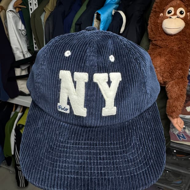 폴로랄프로렌 NY 패치 코듀로이 캡 네이비