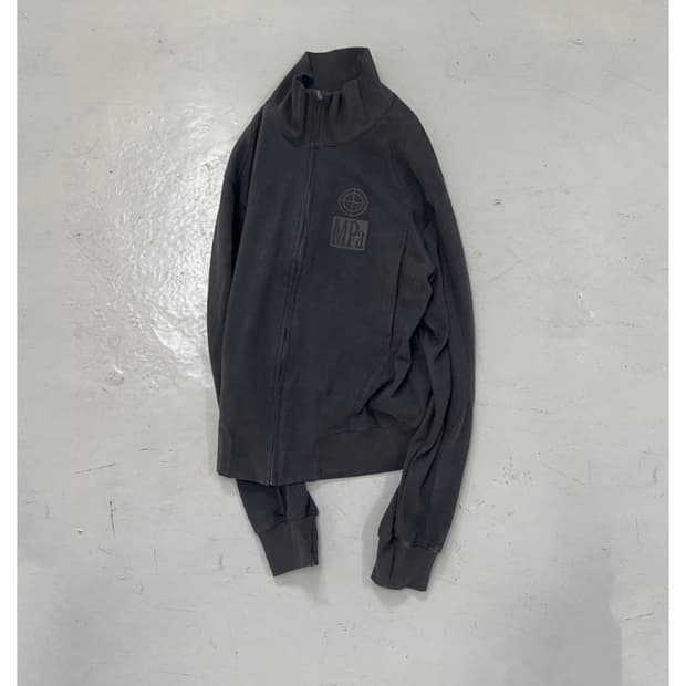 Mpa contrast zipped up L size 