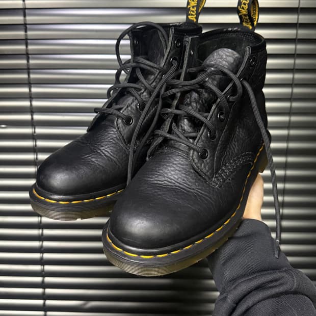 닥터마틴 101 6홀 가죽 부츠 레더 240 무광 빈티지 uk5 블랙