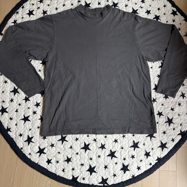 이지갭 롱슬리브 다크 그레이