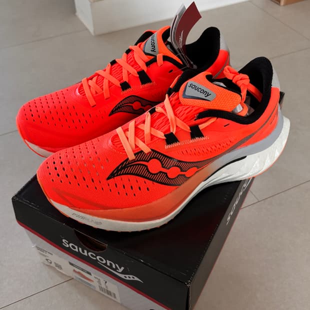 러닝화 여러 켤레 필요 없습니다 / 써코니 엔돌핀 스피드4 새상품 250