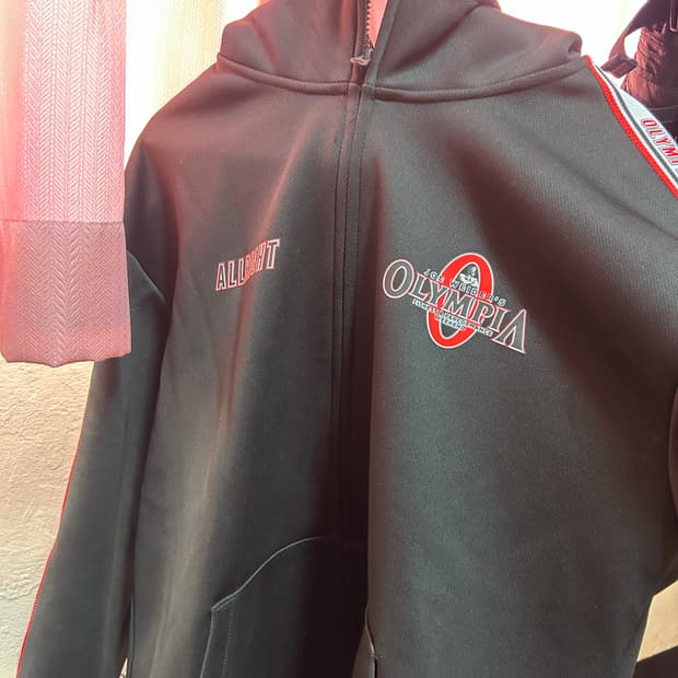 올라잇 올림피아 후드집업 팔아요