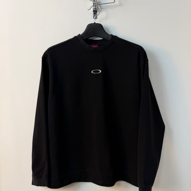 오클리 센터 로고 스웻셔츠 맨투맨 