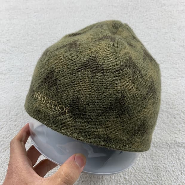 마모트 자수로고 패턴 비니 