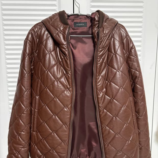발렌시아 레더 퀼팅 후드 자켓