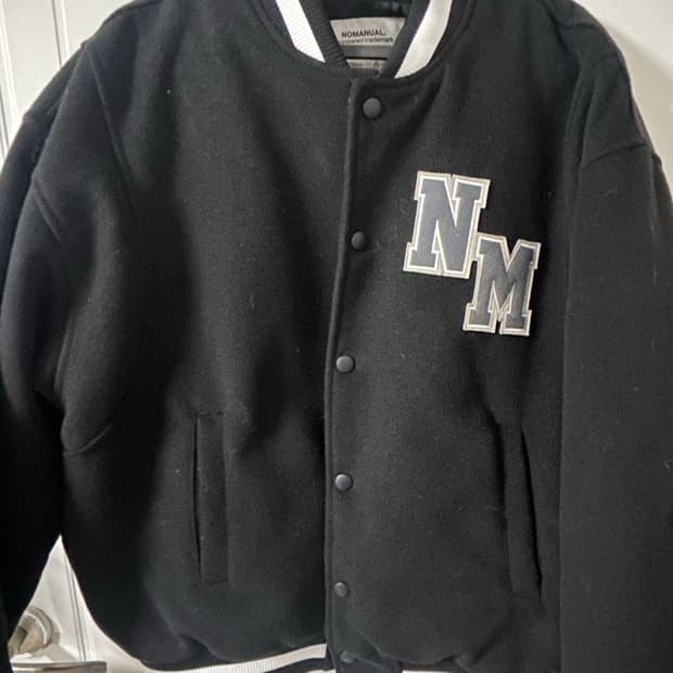 노매뉴얼 바시티 L