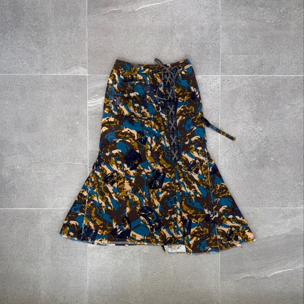 Betty’s Blue messy camo laceup skirt