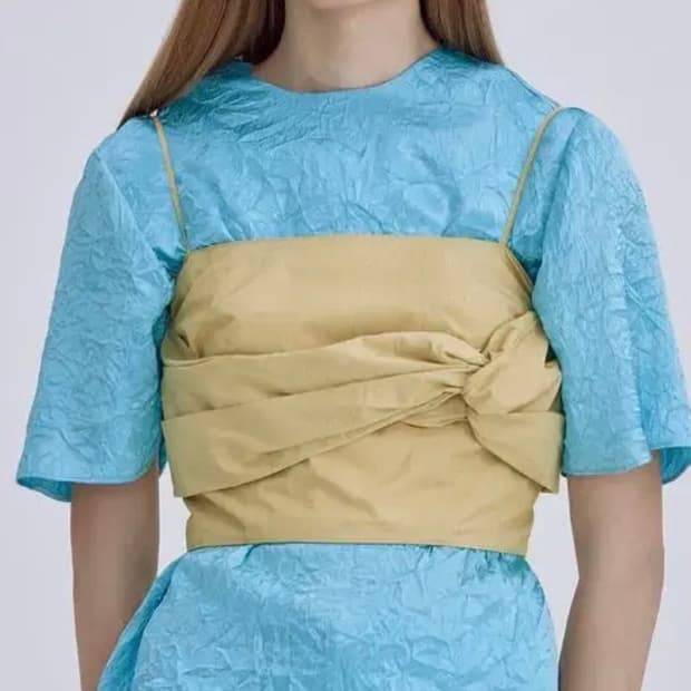 분더캄머 트위스트 밴딩슬립 탑