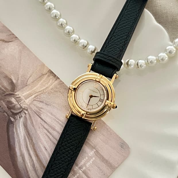 생로랑 골드 라운드 시계 / 정품감정. 케어