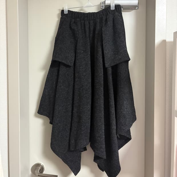 드레이프 포켓 차콜 스커트