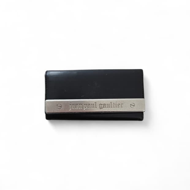 장폴고티에 메탈 플레이트 가죽 키체인 지갑