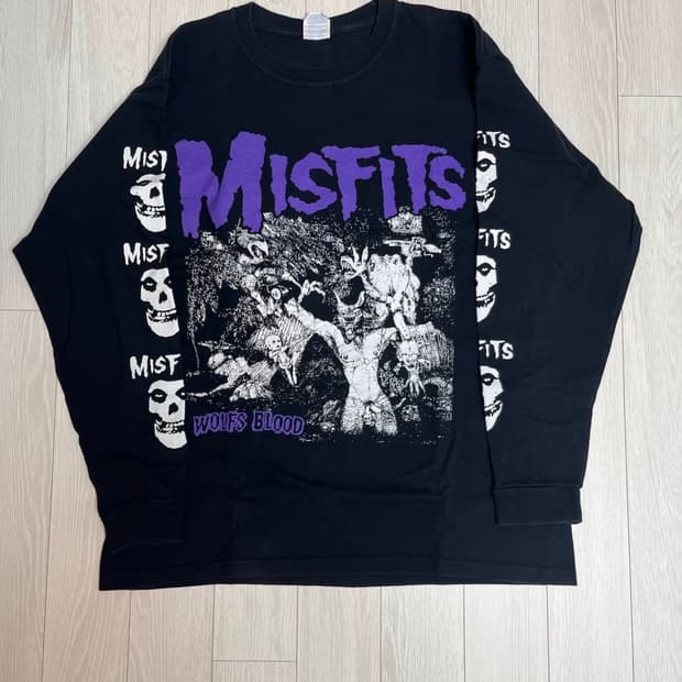 00s misfits longsleeve 티