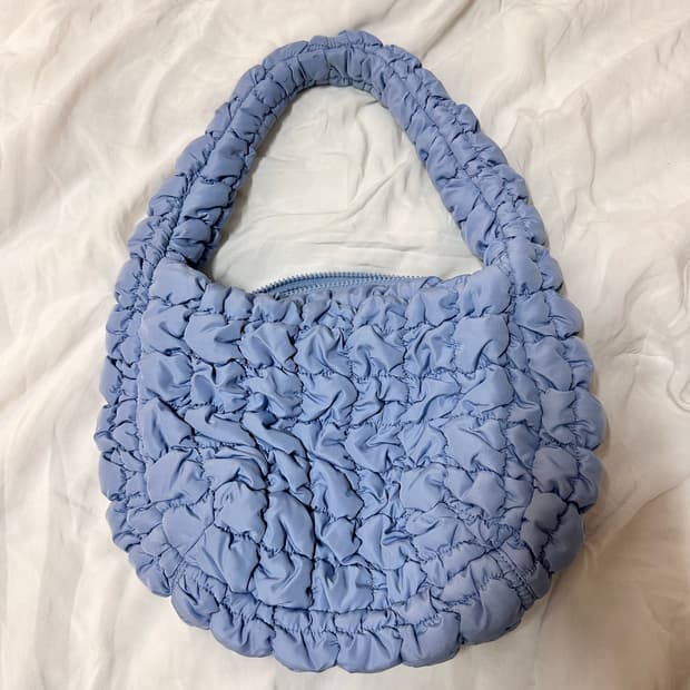 COS 코스 퀼티드 미니 라이트 블루