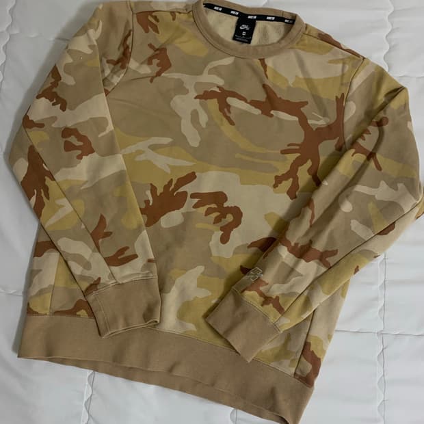 나이키 카고 맨투맨