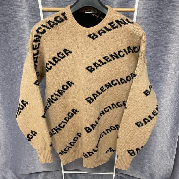 발렌시아가 멀티로고 니트 S (국내100)