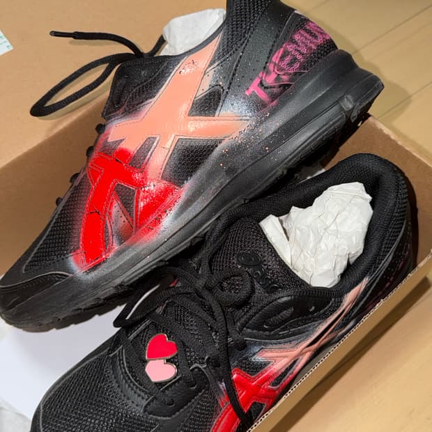 더뮤지엄비지터X아식스 100족한정 중 63번 제품