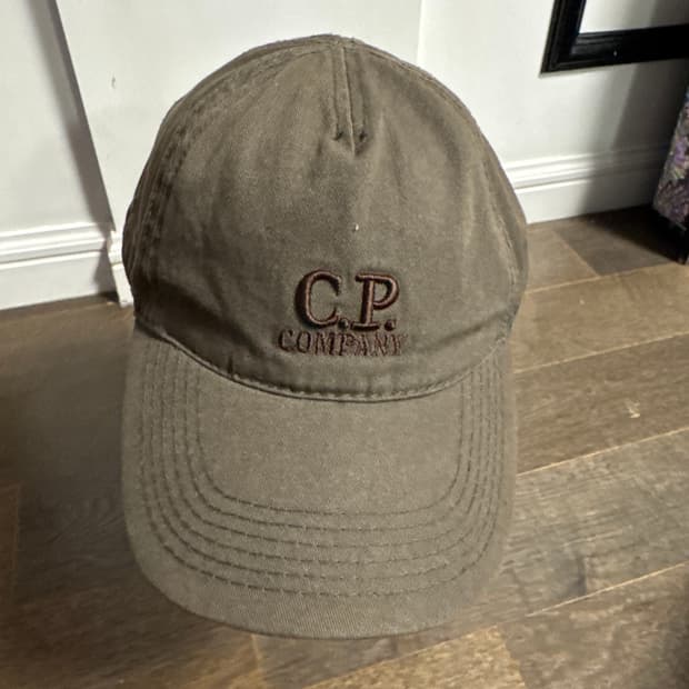 C.P. Company 코튼 볼캡 - 사이즈 미스로 판매합니다.
