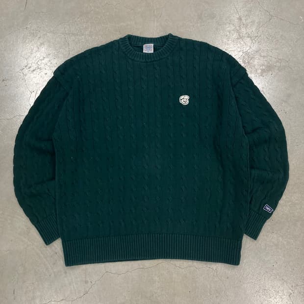 이벳필드 그린 컬러 스몰 로고 꽈배기 니트