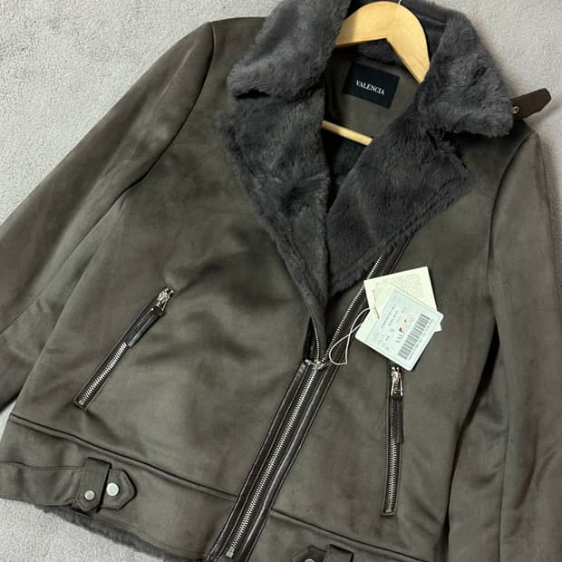 (55) 발렌시아 페이크퍼 레더자켓 여
(새상품)
