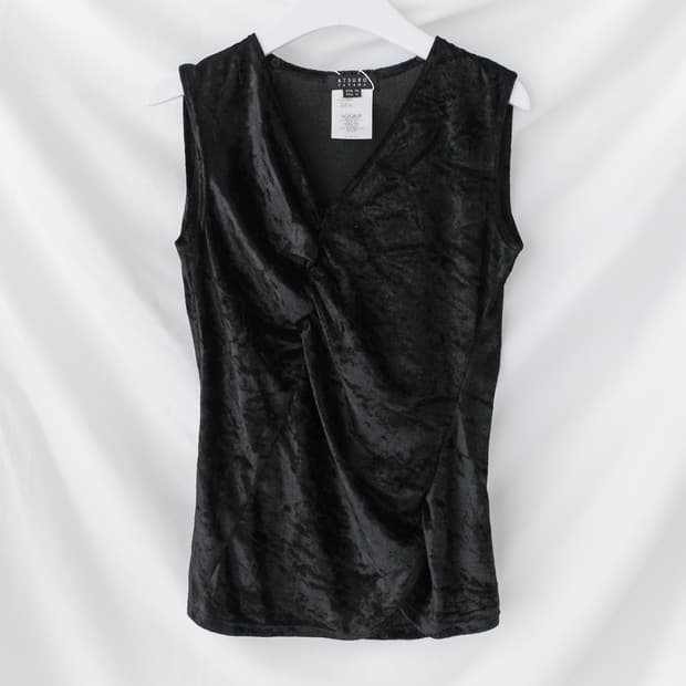 twist sleeveless 