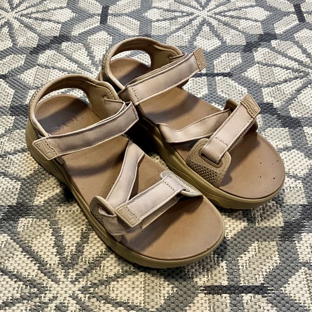 (W260) 테바 자이믹 샌들 세서미