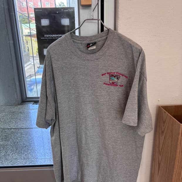Vintage Hanes Round T
