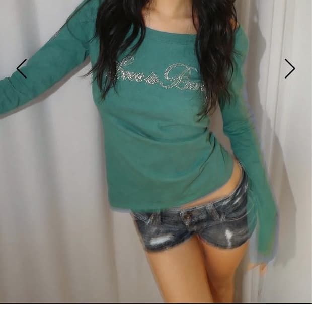 Venecy Love Is Boring Long Sleeve