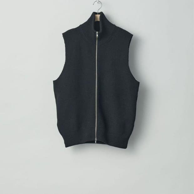 슈테인 stein OVERSIZED DRIVERS KNITZIP VEST